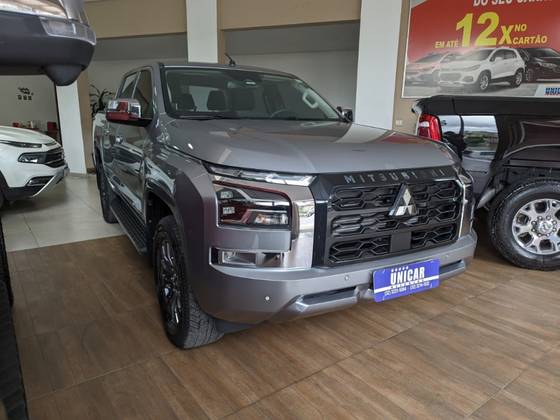 MITSUBISHI TRITON 2.4 BITURBO DIESEL CD HPE-S 4X4 AUTOMÁTICO MITSUBISHI TRITON 2.4 BITURBO DIESEL CD HPE-S 4X4 AUTOMÁTICO